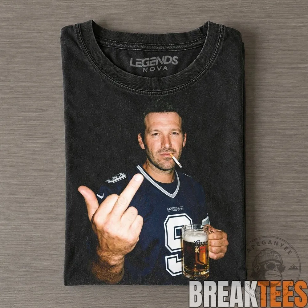 Dallas Cowboys Tony Romo Drinking Middle Finger Fan Apparel T-Shirt