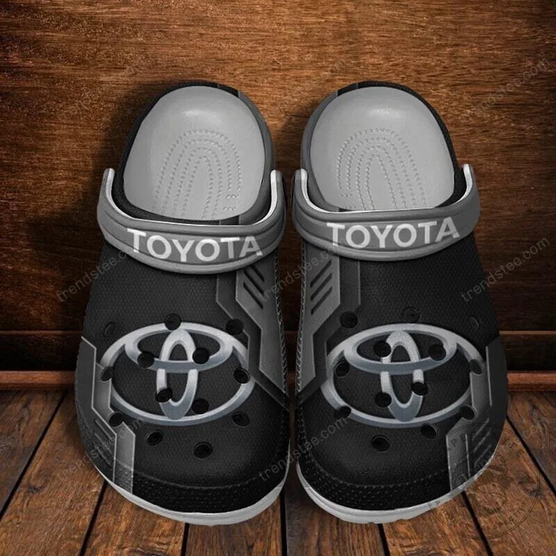 Casual Clogs Shoes from Toyota - Classic Style and Comfort